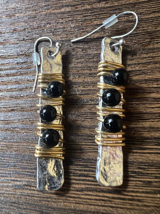 Wired earrings with black mini beads